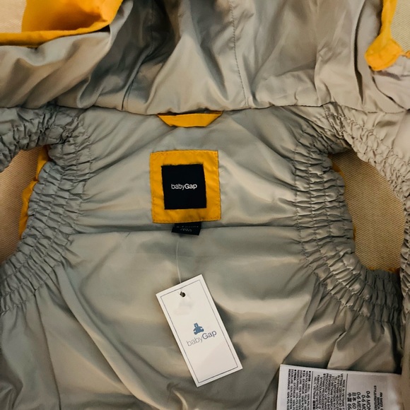 GAP unisex NWT | Baby Cold Control Max Puffer Zipper Vest | Hoodie | Onesie - Picture 2 of 9